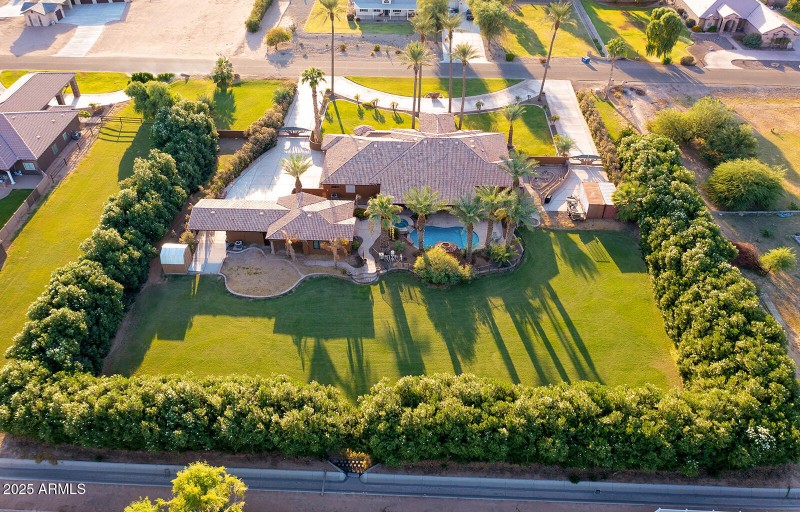 La Valencia Estate