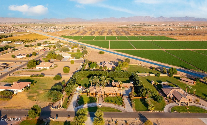La Valencia Estate