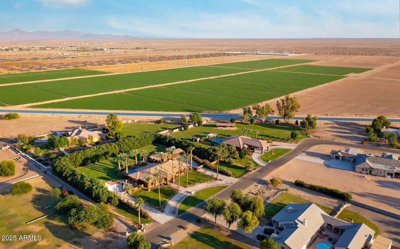La Valencia Estate