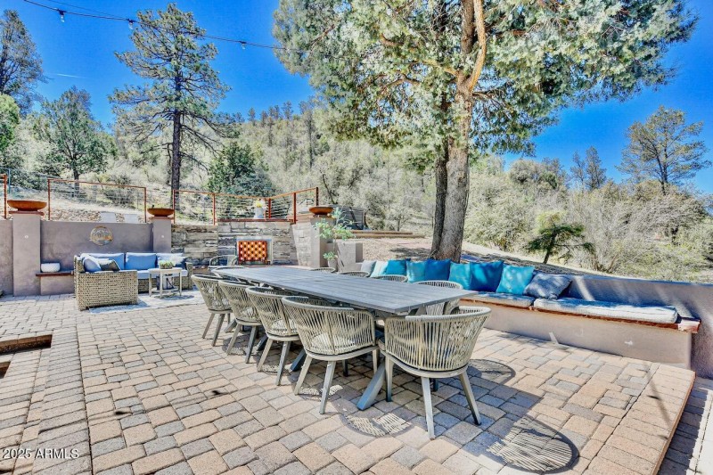06 Back Patio 4