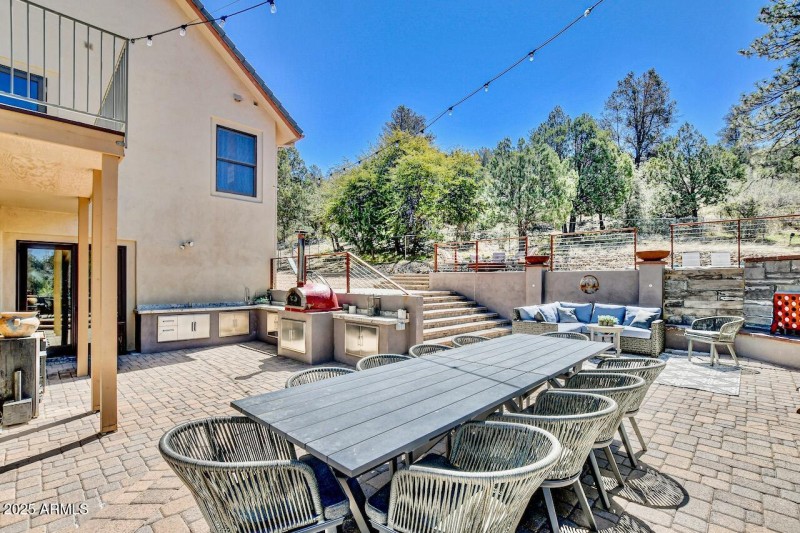 08 Back Patio 6