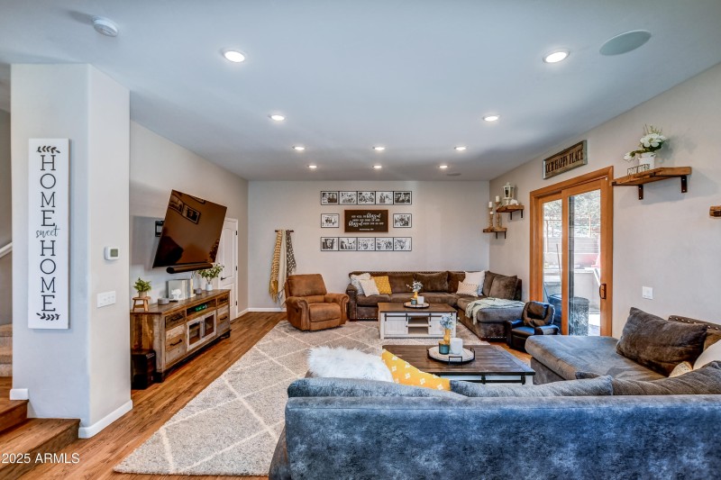 17 Living Room 3