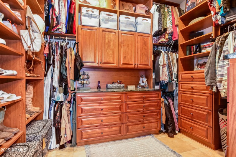 33 Primary Closet