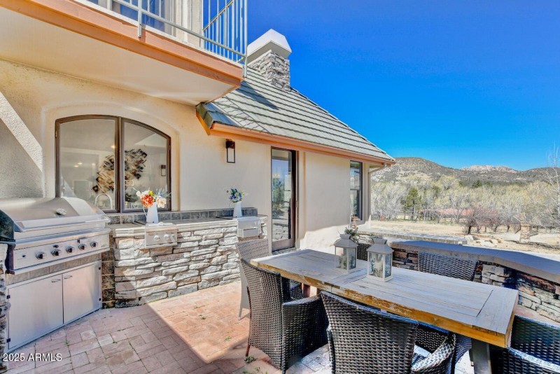49 Side Kitchen Patio 1