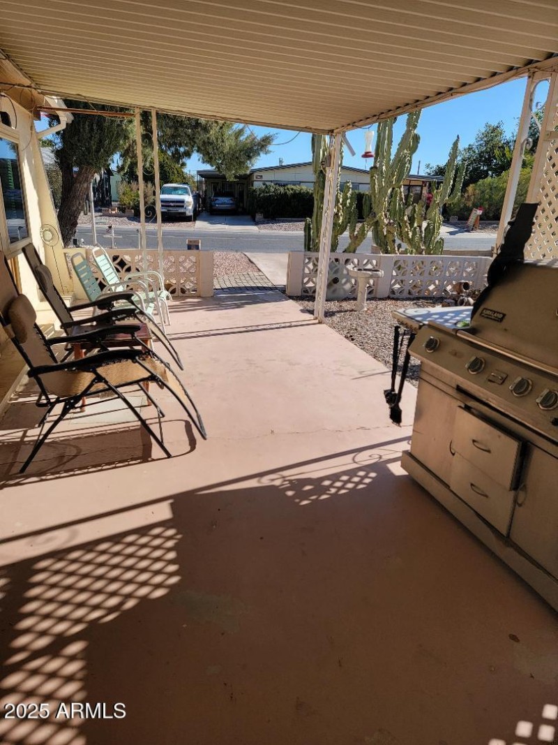 3604 patio area