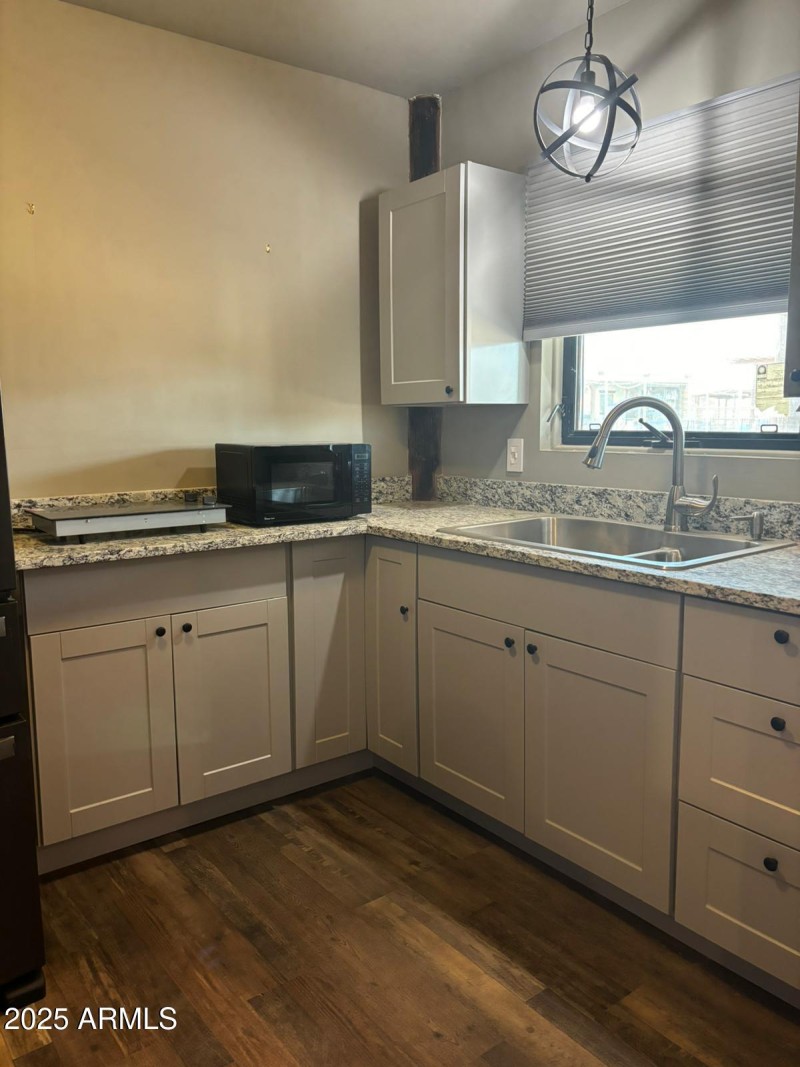 GUEST HOUSE KITCHEN