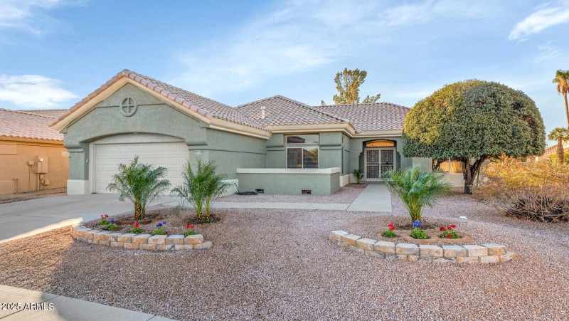 22110 N Lobo Ln-large-001-030-22110 N Lo