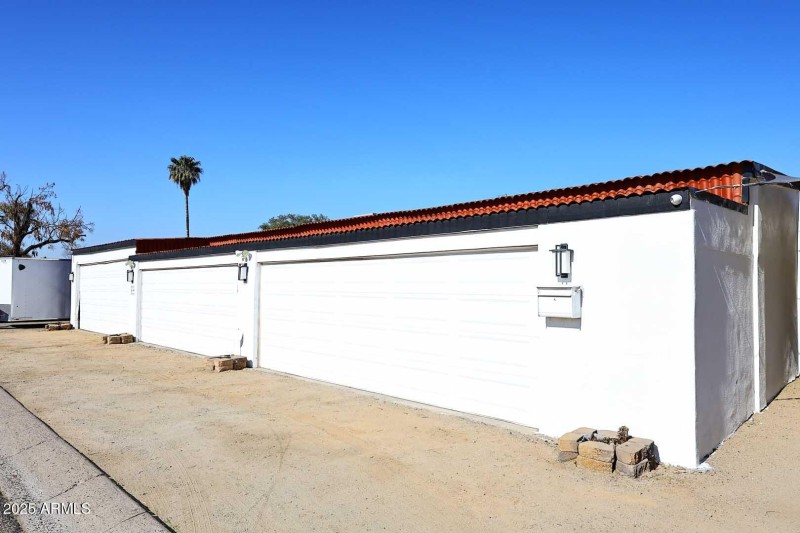 6 Car Garage