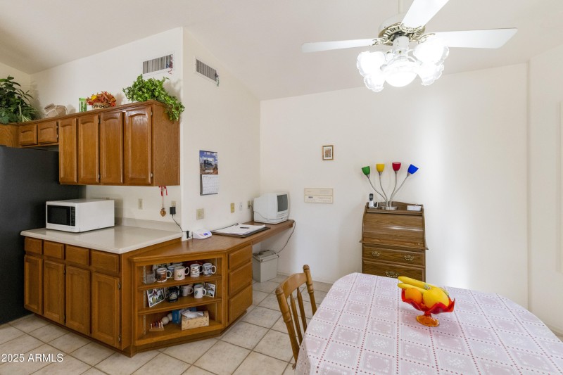 Eat-in Kitchen