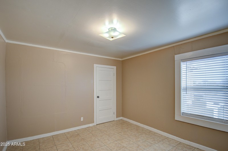 Bedroom 5-pic 2
