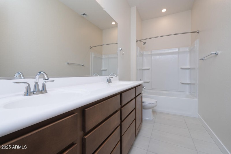 Tri Pointe Blossom Rock 500 - Bathroom 2
