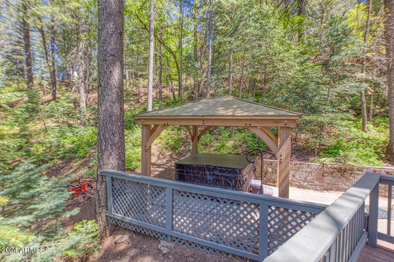 Gazebo:Hot Tub 2