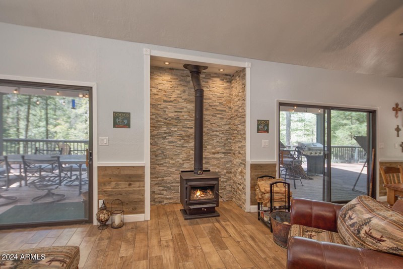 07 Fireplace