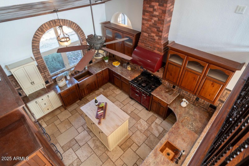 Gourmet kitchen