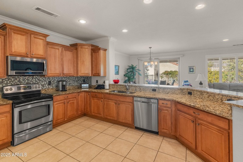 26458 W Yukon Dr-15