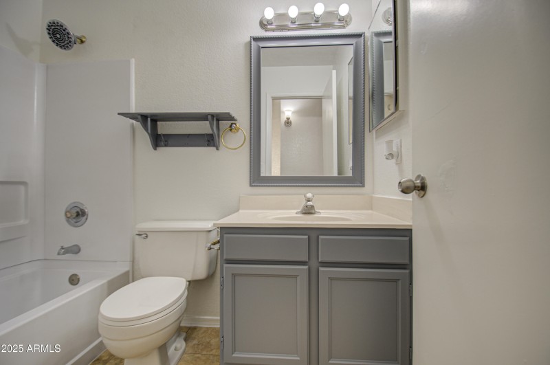 Bathroom 2-pic 1