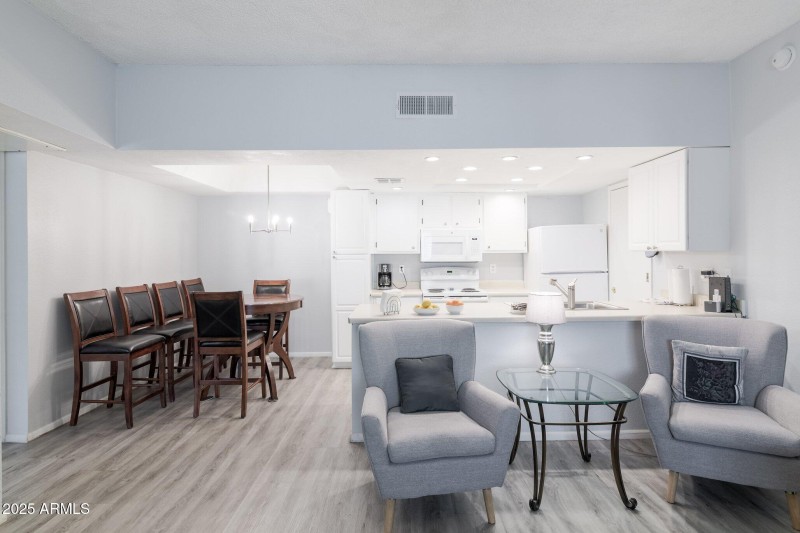Eat in kitchen area