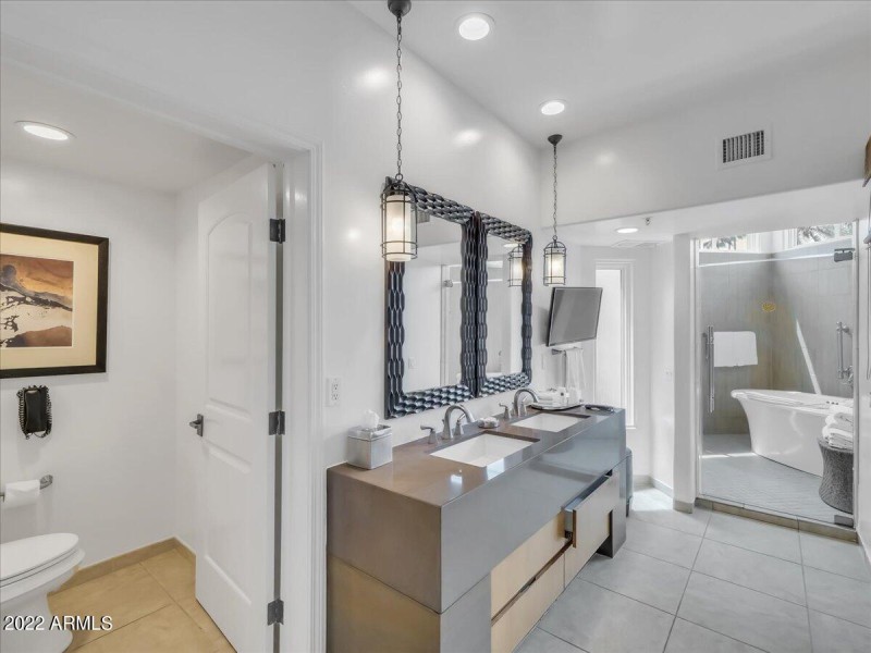 27-6000 East Camelback Road Unit7707-27