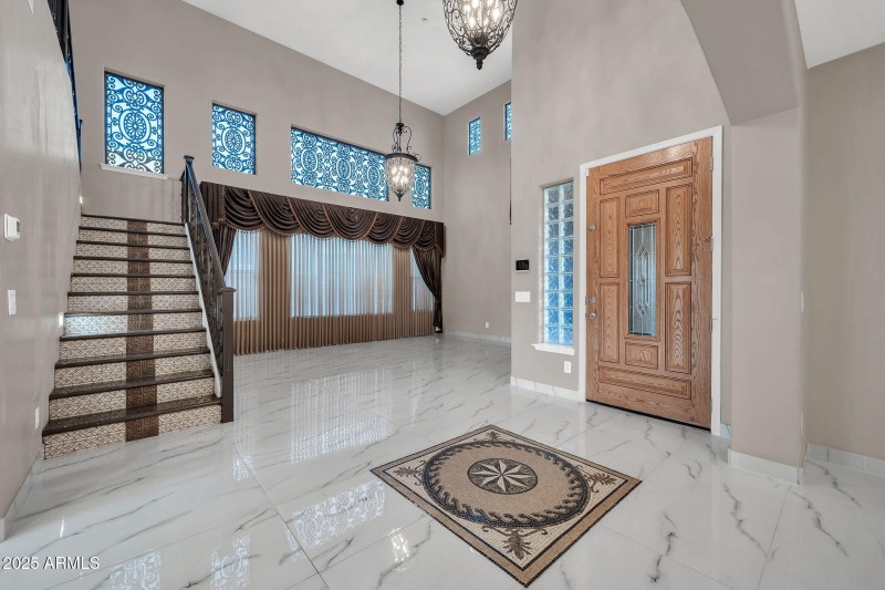 mls_13611 W Merrell St-4