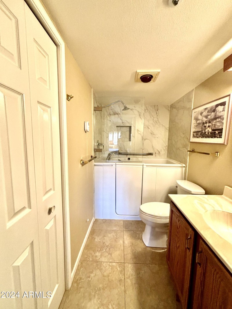 Whirlpool tub