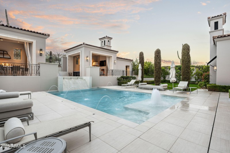 Pool Area Ramadas