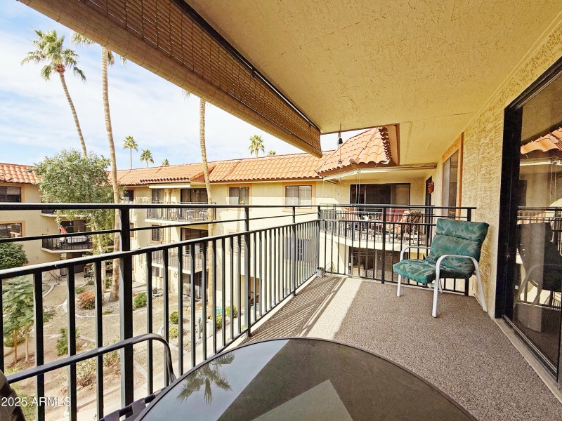 A304_Balcony