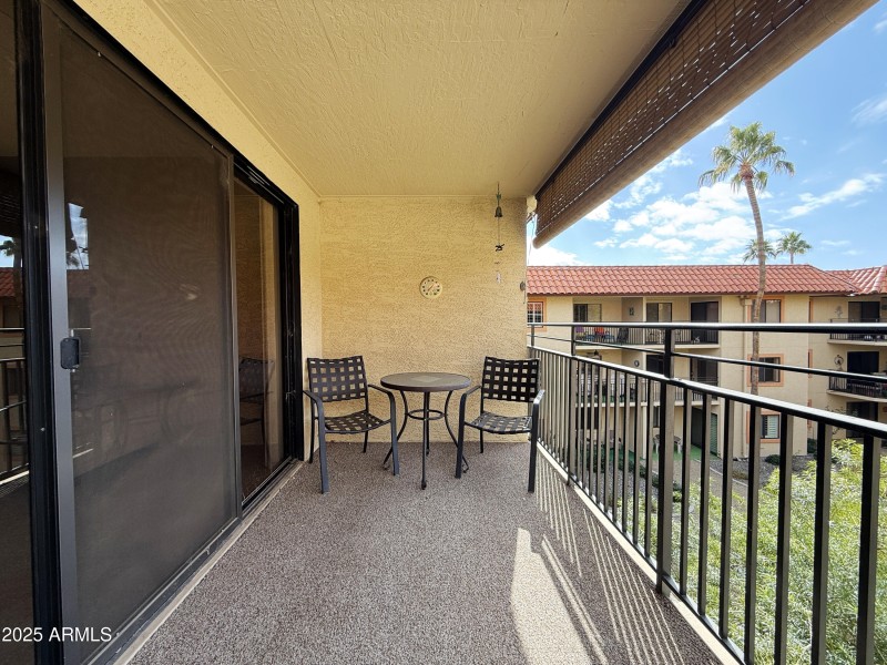 A304_Balcony2