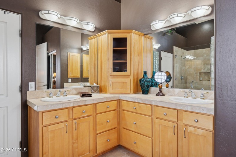 Dual Vanities