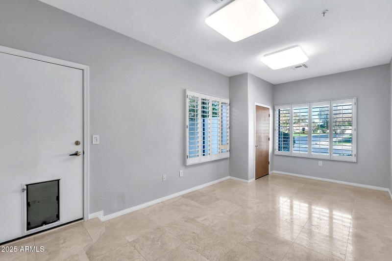10410 N 74th Pl-8