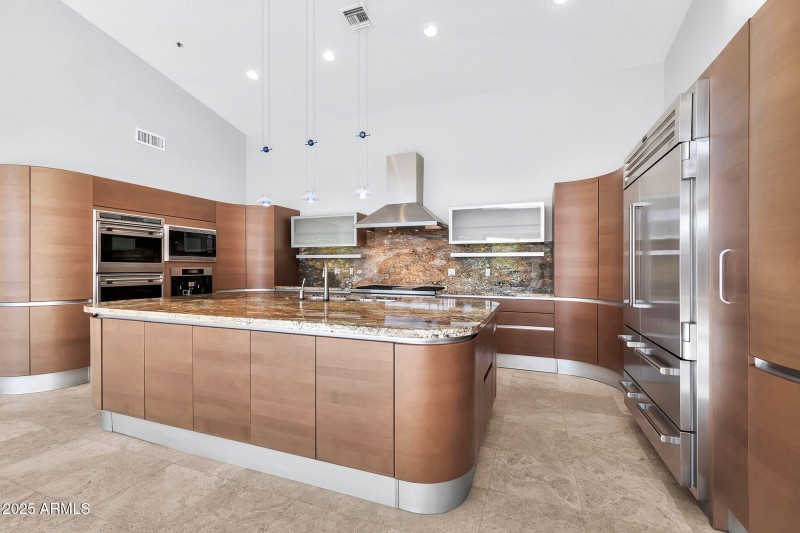 10410 N 74th Pl-23