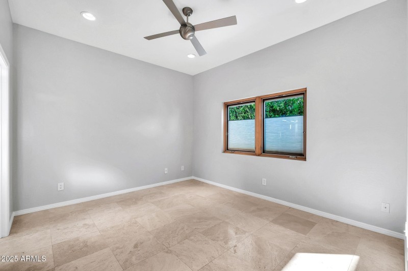 10410 N 74th Pl-38