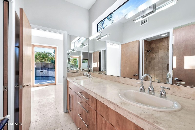 10410 N 74th Pl-39