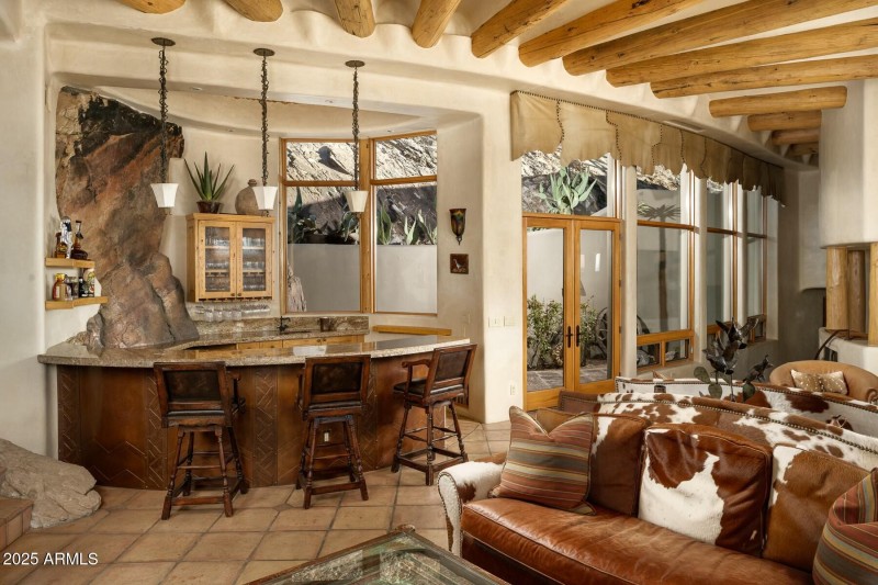 Entertainer’s Dream with Wet Bar