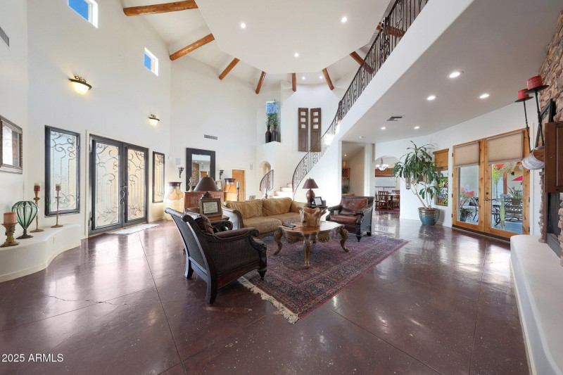 CUSTOM WOOD BEAMS