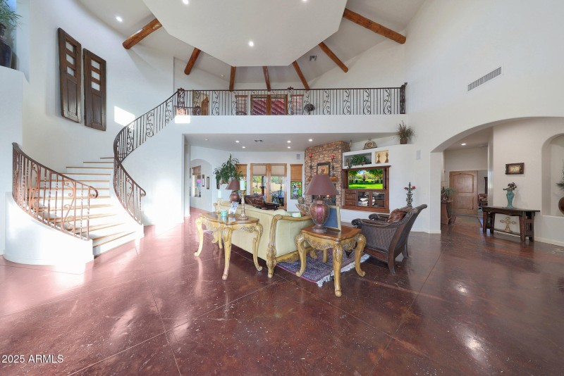 IMPRESSIVE ENTRY WAY