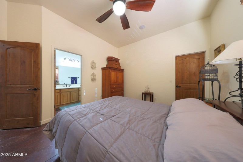 VAULTED CEILINGS & FANS T/O