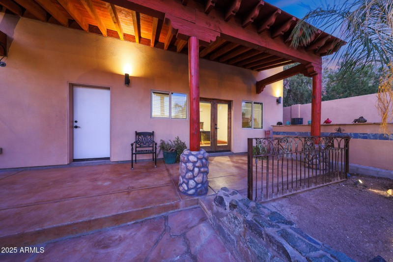 FRONT OF THE CASITA