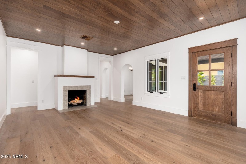 Living Room & Fireplace