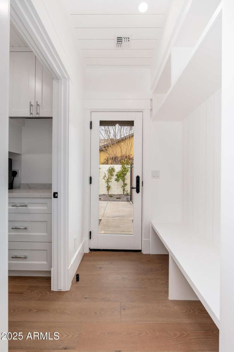 Driveway Entry/Mud Room