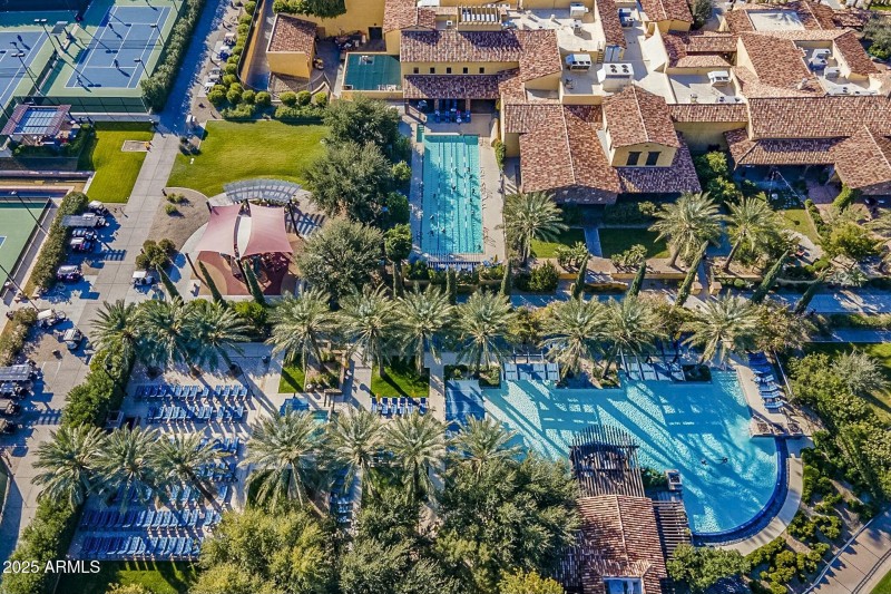 Solaz pool