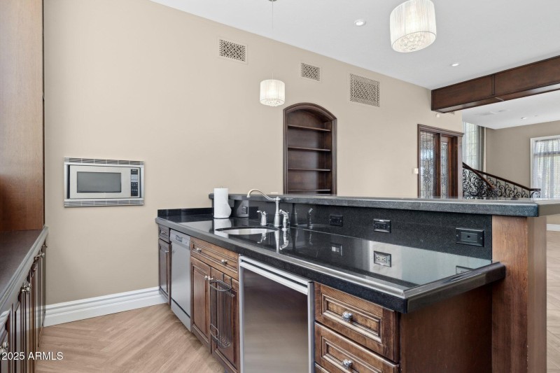 Kitchenette In Downstaris Wet Bar