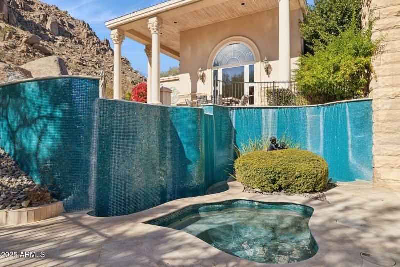 Spa/Waterfall From Pool