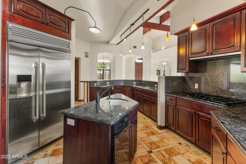 5830 E Restin Rd-43