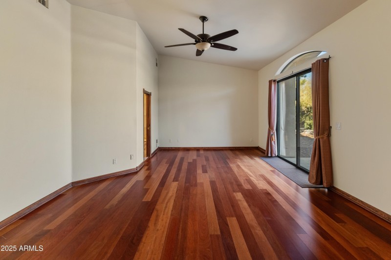 5830 E Restin Rd-11