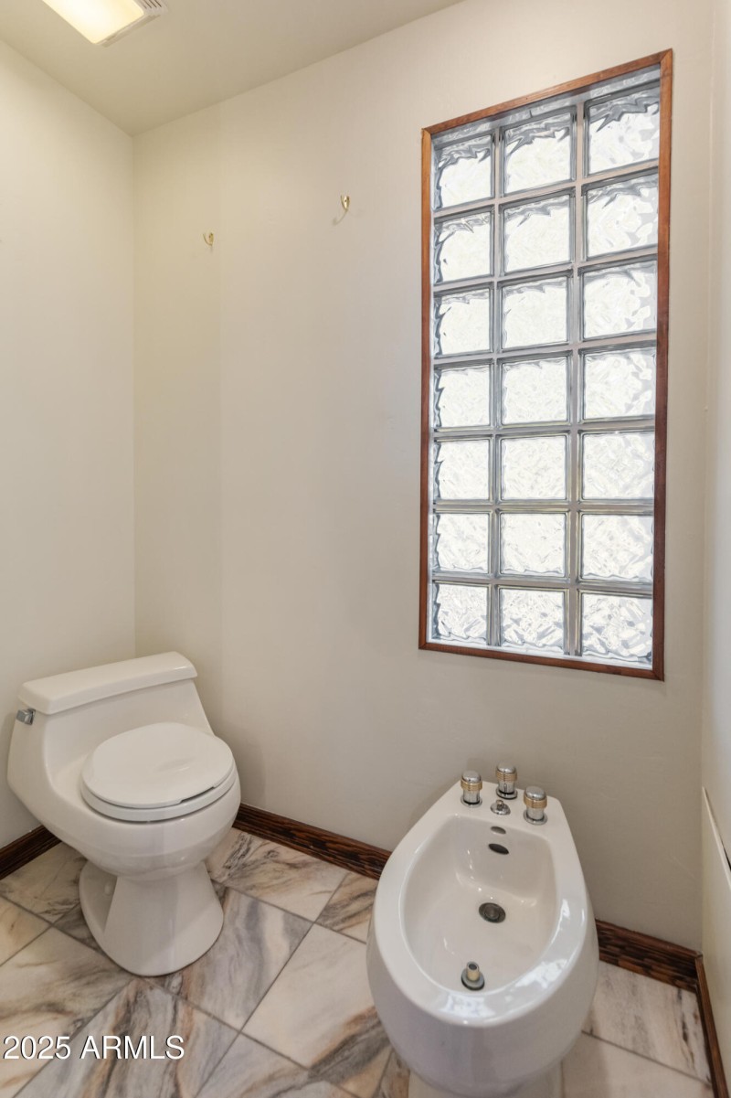 5830 E Restin Rd-21
