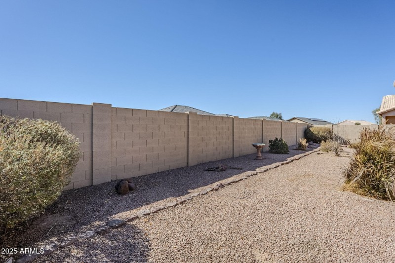 31-web-or-mls-Devonshire-31