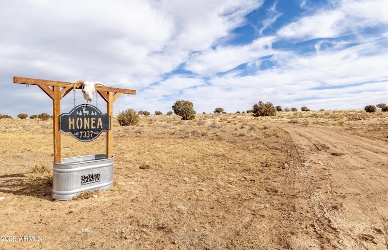L Honea Sign