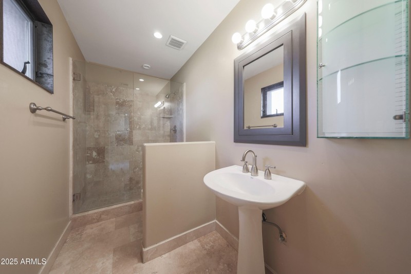 Bathroom2