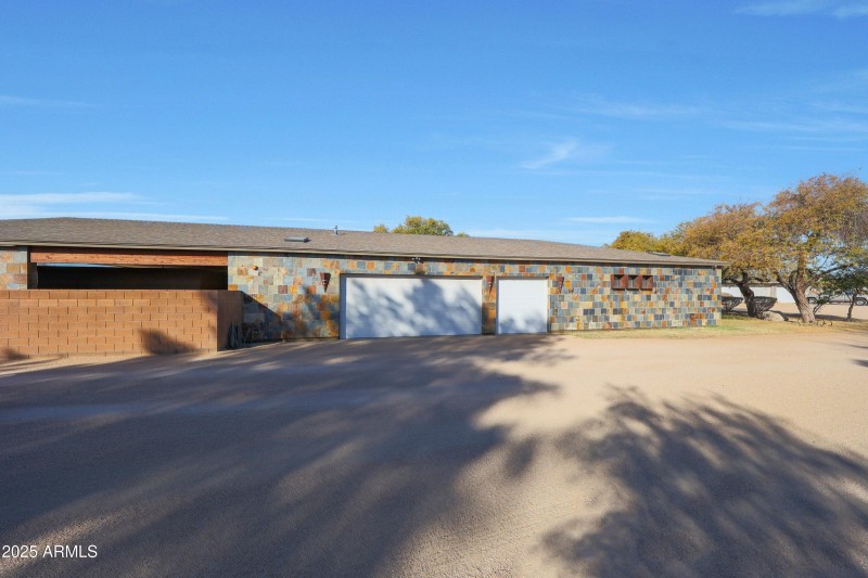 HouseGarage2