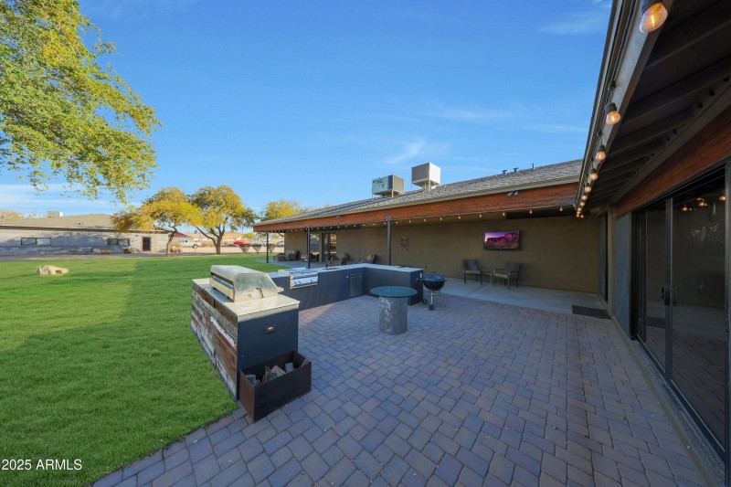 OutdoorKitchen